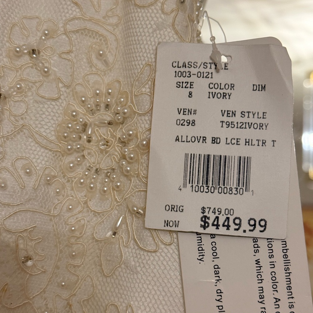 David’s Bridal Wedding Dress/ Gown Ivory lace and pearls - Picture 9 of 14